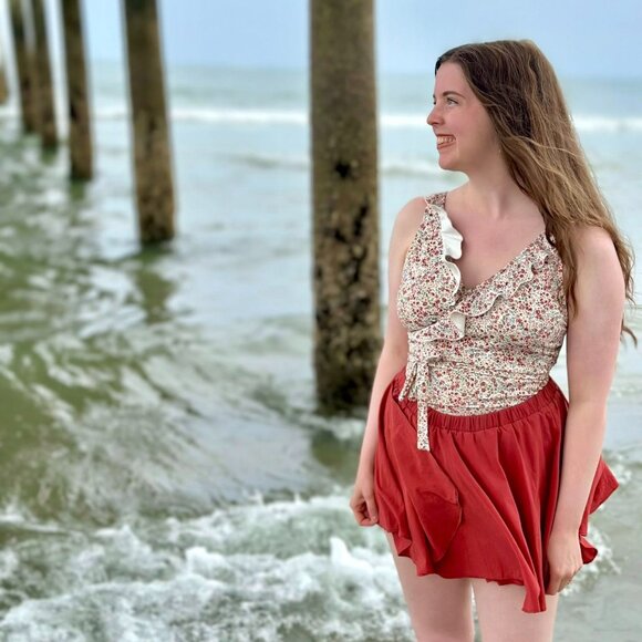 Jessica Rey Grace in Petite Garden One Piece Size Small - Picture 2 of 11